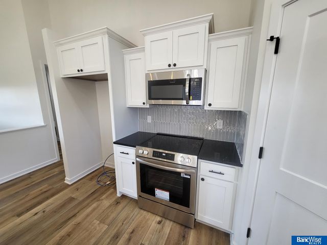 410 Lou Drive, Hallam, NE 68368