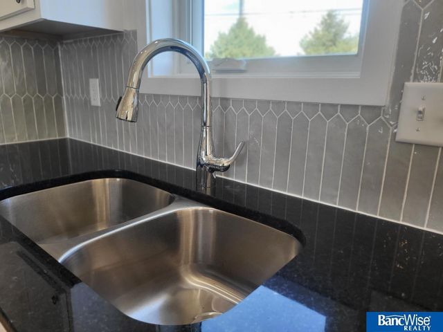 410 Lou Drive, Hallam, NE 68368