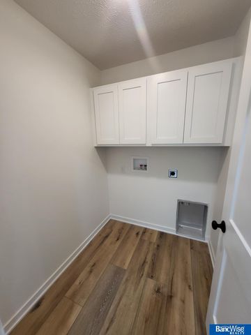 410 Lou Drive, Hallam, NE 68368