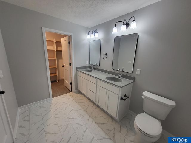 410 Lou Drive, Hallam, NE 68368