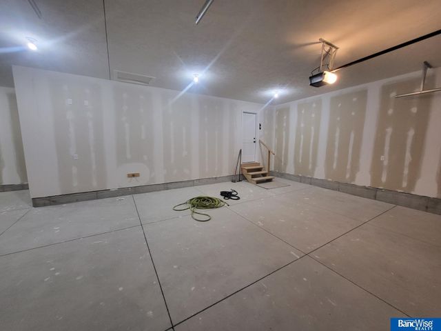 410 Lou Drive, Hallam, NE 68368