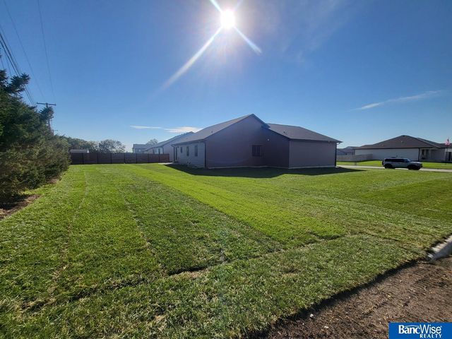 410 Lou Drive, Hallam, NE 68368