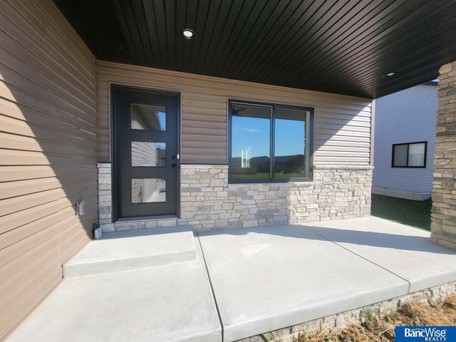 410 Lou Drive, Hallam, NE 68368