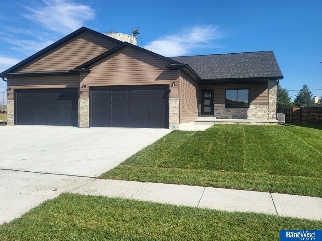 410 Lou Drive, Hallam, NE 68368