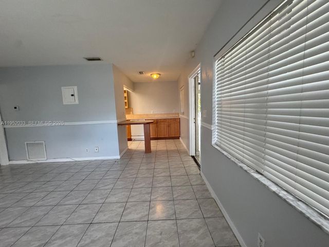 1522 NE 34th Ct 2, Oakland Park, FL 33334