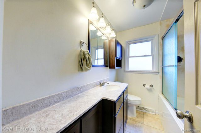 2293 Nichols Avenue, Grand Blanc Charter Township, MI 48507