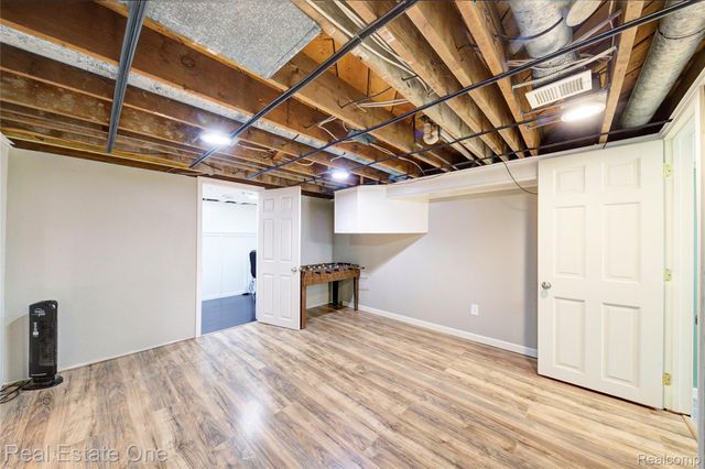 2293 Nichols Avenue, Grand Blanc Charter Township, MI 48507