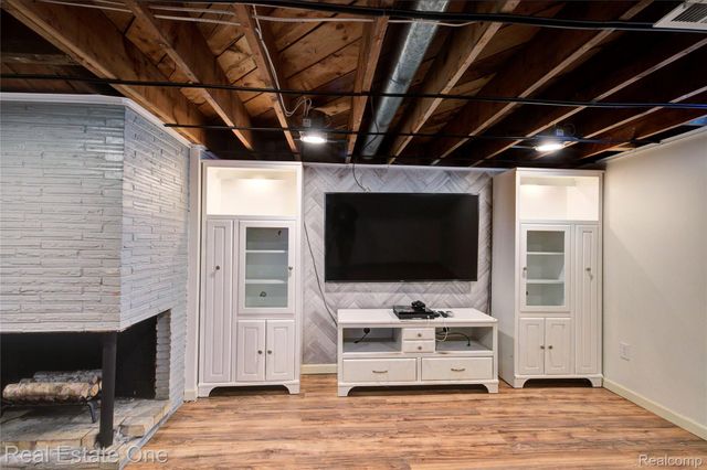 2293 Nichols Avenue, Grand Blanc Charter Township, MI 48507