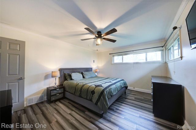 2293 Nichols Avenue, Grand Blanc Charter Township, MI 48507