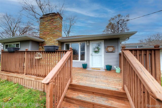 2293 Nichols Avenue, Grand Blanc Charter Township, MI 48507