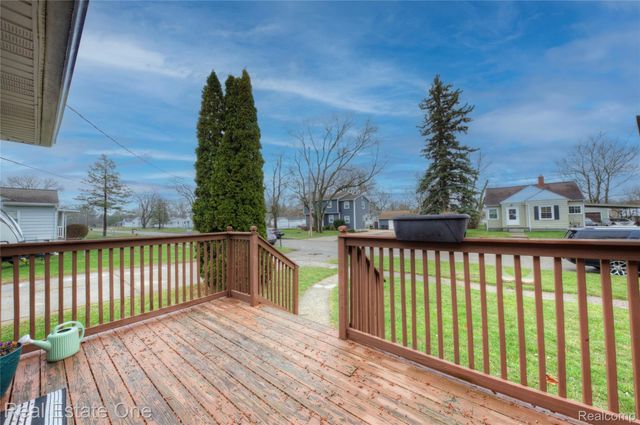 2293 Nichols Avenue, Grand Blanc Charter Township, MI 48507