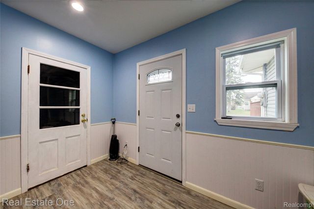 2293 Nichols Avenue, Grand Blanc Charter Township, MI 48507