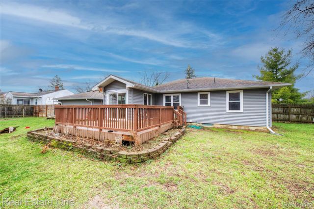 2293 Nichols Avenue, Grand Blanc Charter Township, MI 48507