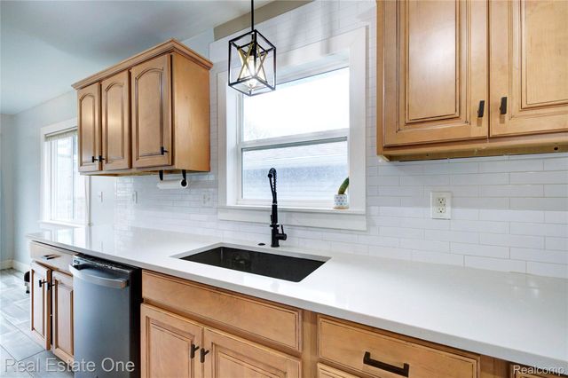 2293 Nichols Avenue, Grand Blanc Charter Township, MI 48507