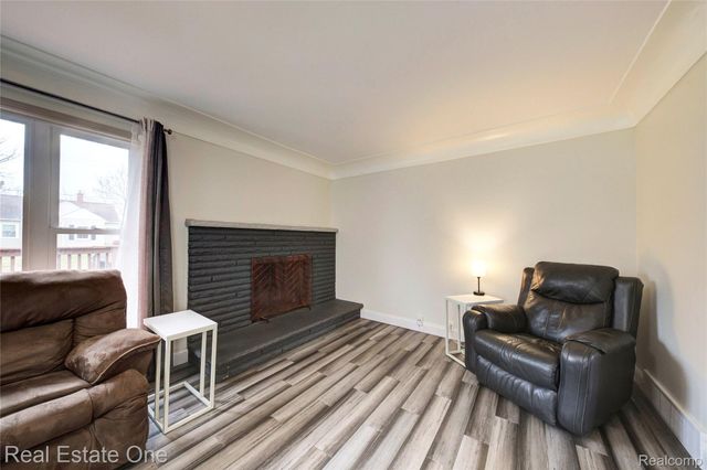 2293 Nichols Avenue, Grand Blanc Charter Township, MI 48507