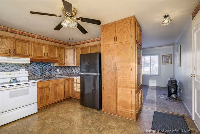 821 Holly Drive, Jeffersonville, IN 47130