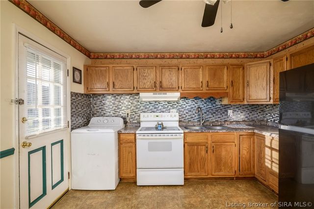 821 Holly Drive, Jeffersonville, IN 47130