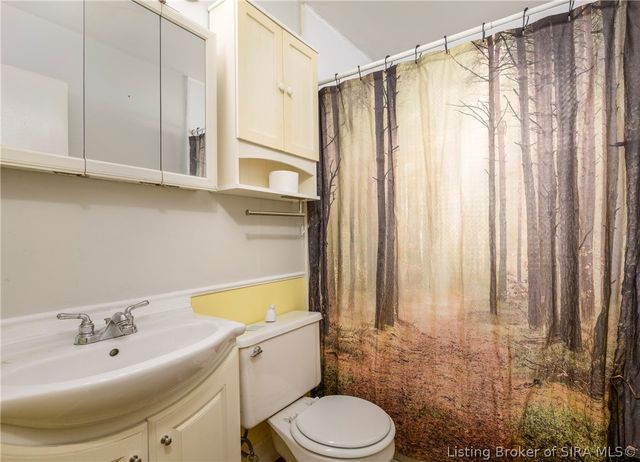 821 Holly Drive, Jeffersonville, IN 47130