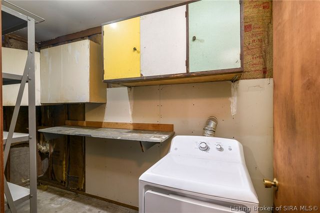 821 Holly Drive, Jeffersonville, IN 47130