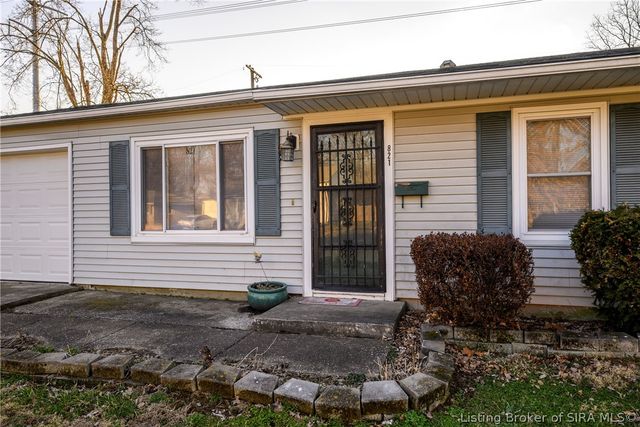 821 Holly Drive, Jeffersonville, IN 47130