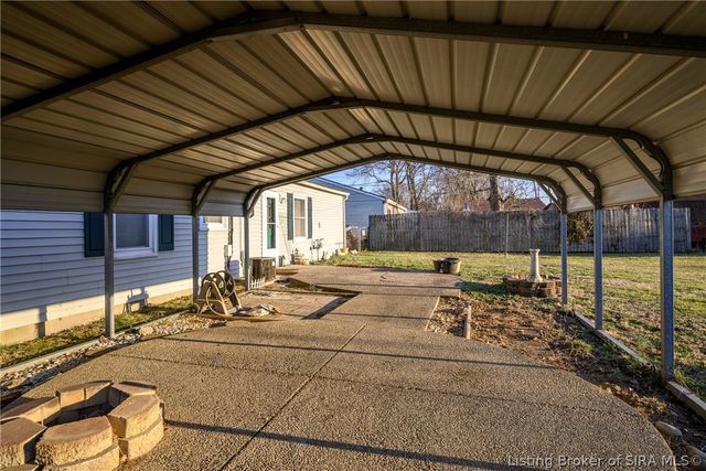 821 Holly Drive, Jeffersonville, IN 47130