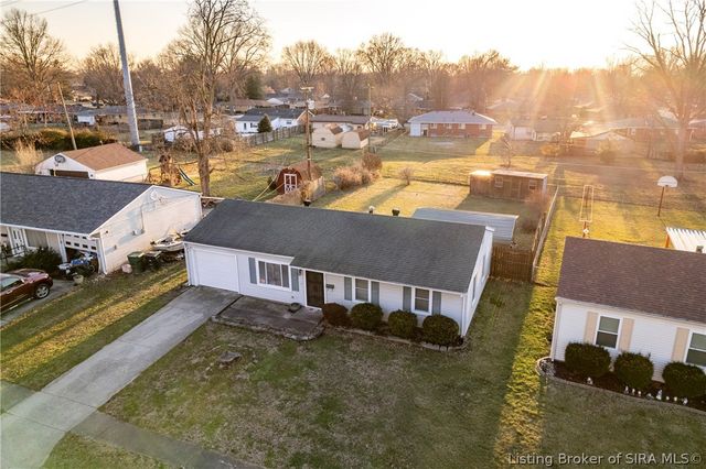 821 Holly Drive, Jeffersonville, IN 47130