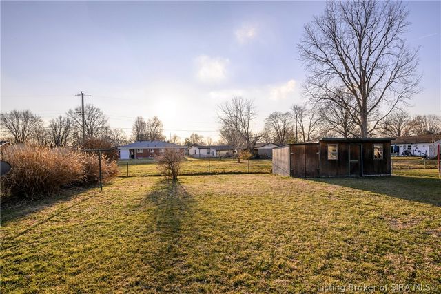 821 Holly Drive, Jeffersonville, IN 47130