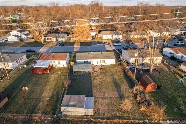 821 Holly Drive, Jeffersonville, IN 47130