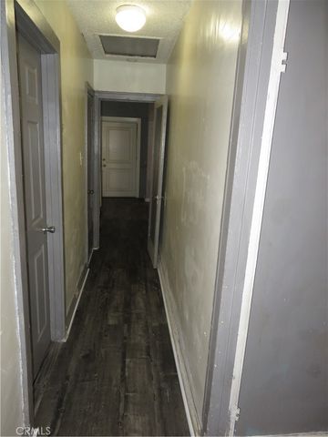 1438 W 95th Street W, Los Angeles, CA 90047
