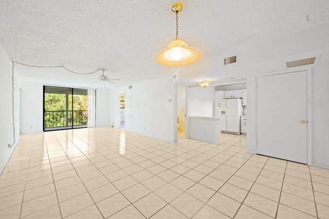 2440 Deer Creek Country Club Boulevard 306-C, Deerfield Beach, FL 33442