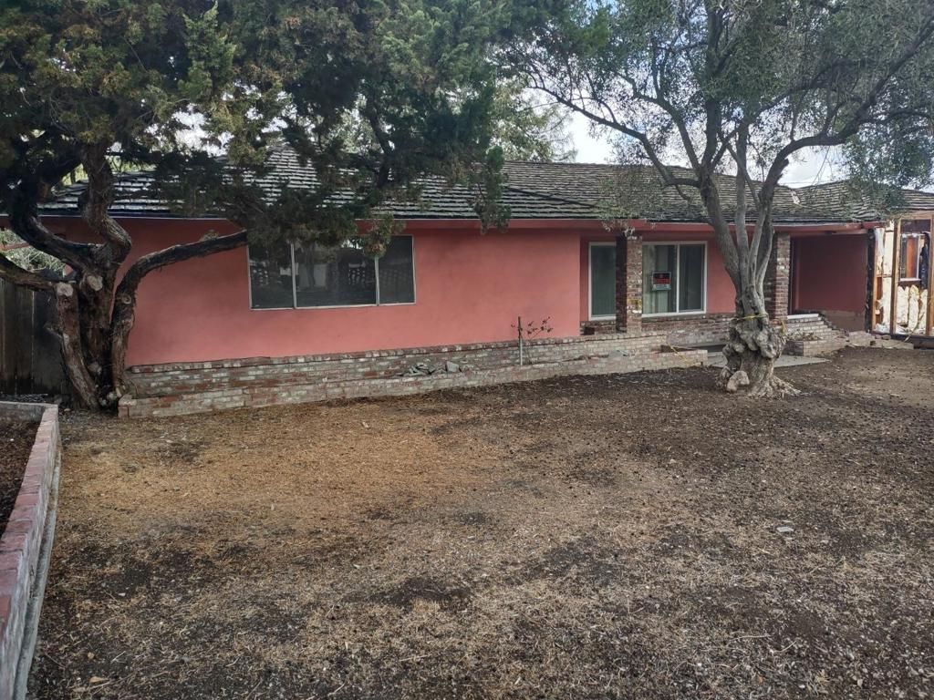1670 Hillcrest Road, Hollister, CA 95023