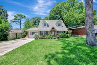 2004 Valley Lane, Arlington, TX 76013
