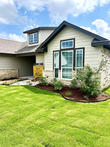 925 Northern Dancer Drive, Hewitt, TX 76643
