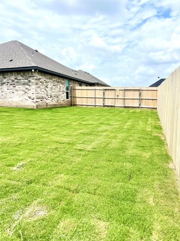 925 Northern Dancer Drive, Hewitt, TX 76643
