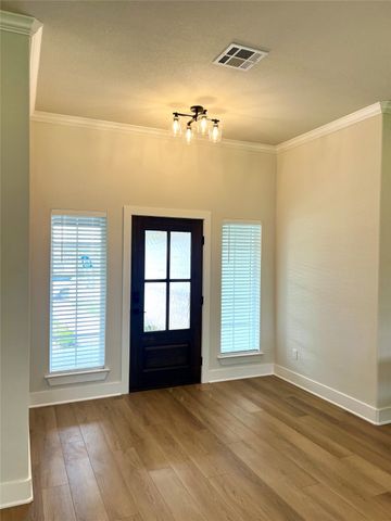 925 Northern Dancer Drive, Hewitt, TX 76643