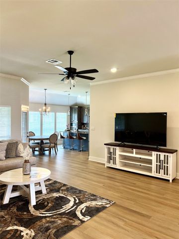 925 Northern Dancer Drive, Hewitt, TX 76643