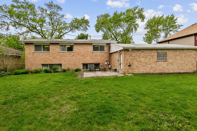 383 PARK Avenue, Wheeling, IL 60090