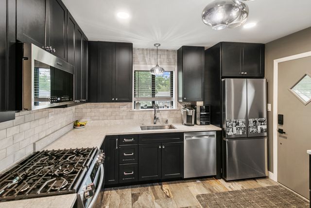 383 PARK Avenue, Wheeling, IL 60090