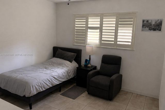 10321 SW 17th Street, Miami, FL 33165