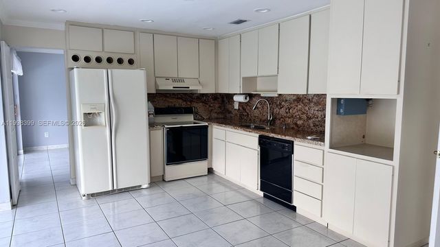 10321 SW 17th Street, Miami, FL 33165