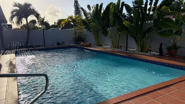 10321 SW 17th Street, Miami, FL 33165