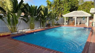 10321 SW 17th Street, Miami, FL 33165