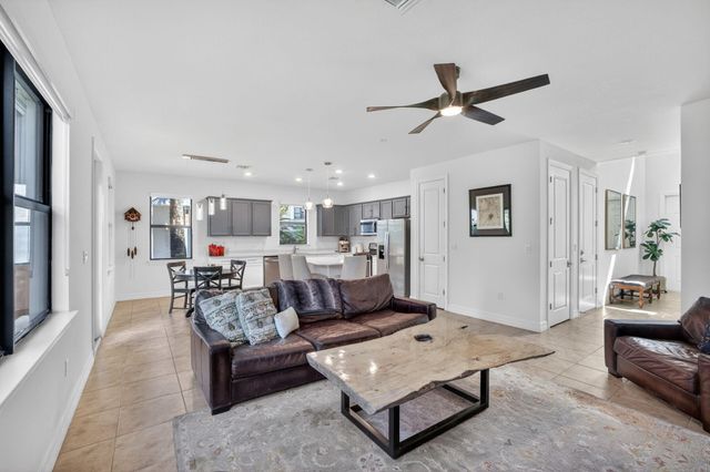 4651 E Pinehurst Trl Trail E, Oakland Park, FL 33309
