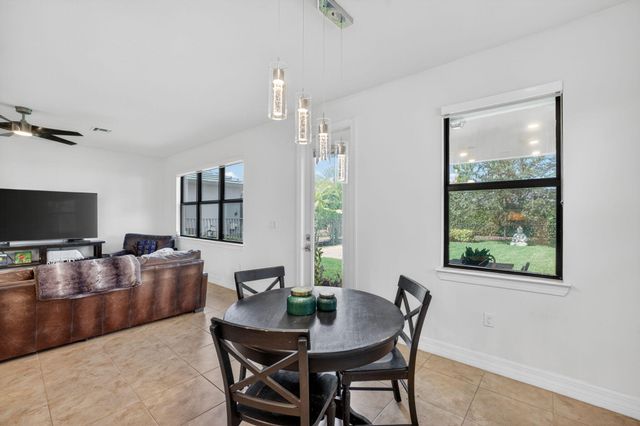 4651 E Pinehurst Trl Trail E, Oakland Park, FL 33309