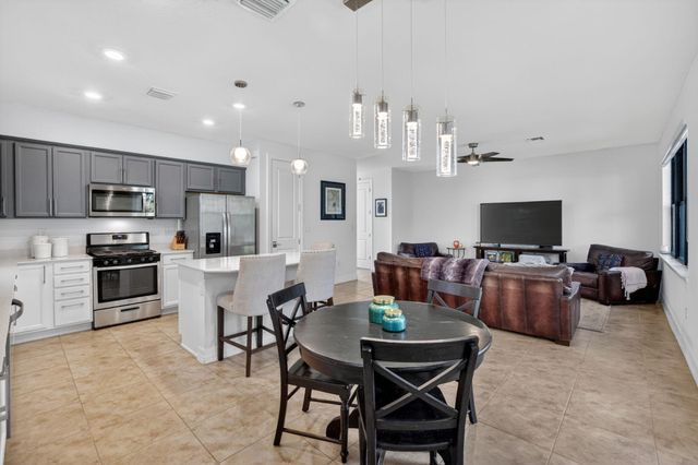 4651 E Pinehurst Trl Trail E, Oakland Park, FL 33309