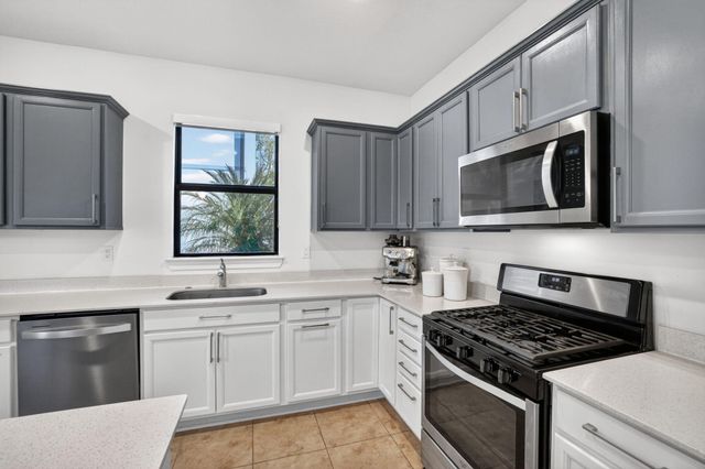 4651 E Pinehurst Trl Trail E, Oakland Park, FL 33309
