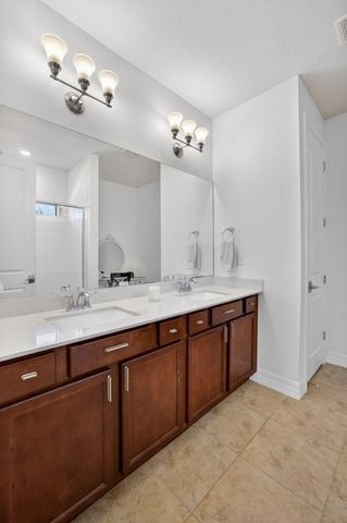 4651 E Pinehurst Trl Trail E, Oakland Park, FL 33309