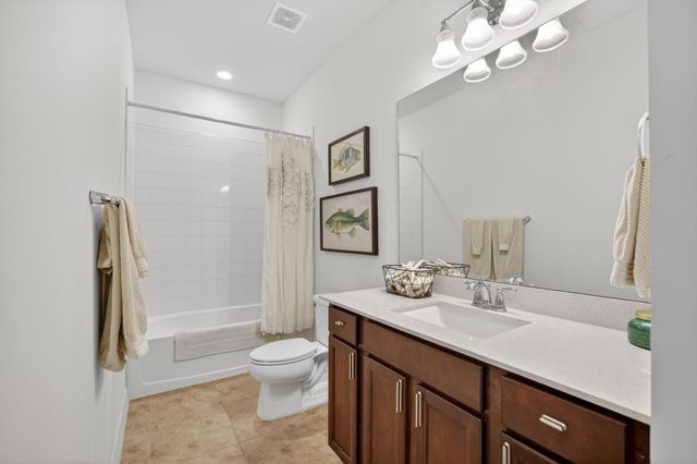 4651 E Pinehurst Trl Trail E, Oakland Park, FL 33309