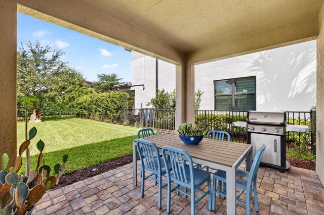 4651 E Pinehurst Trl Trail E, Oakland Park, FL 33309