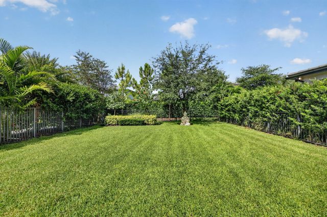 4651 E Pinehurst Trl Trail E, Oakland Park, FL 33309